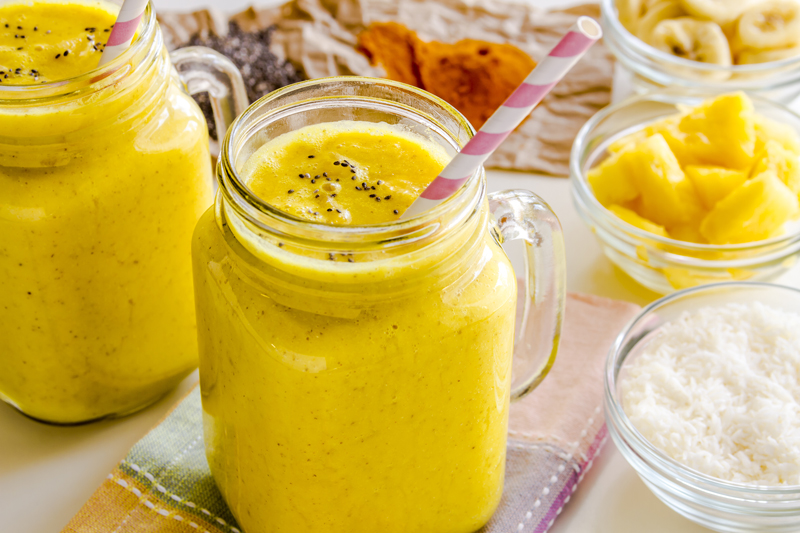 Przeciwzapalny smoothie – ananas i kurkuma